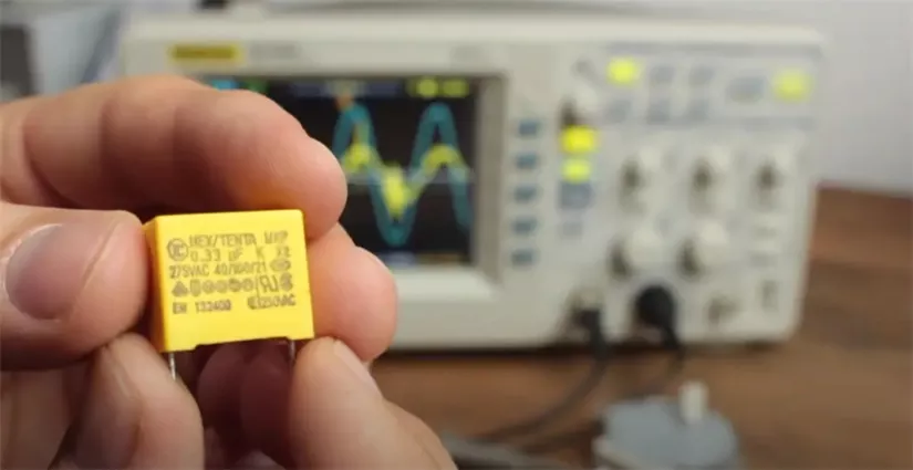 how to charge a capacitor without a resistor