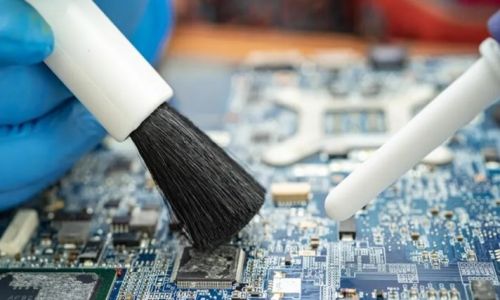 how to clean a circuit board